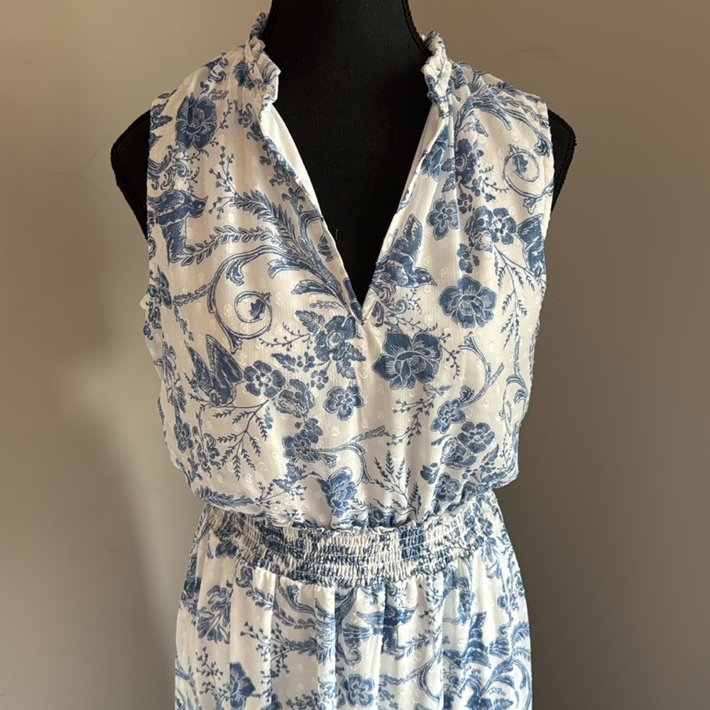 🌸 White and Blue Floral Sundress